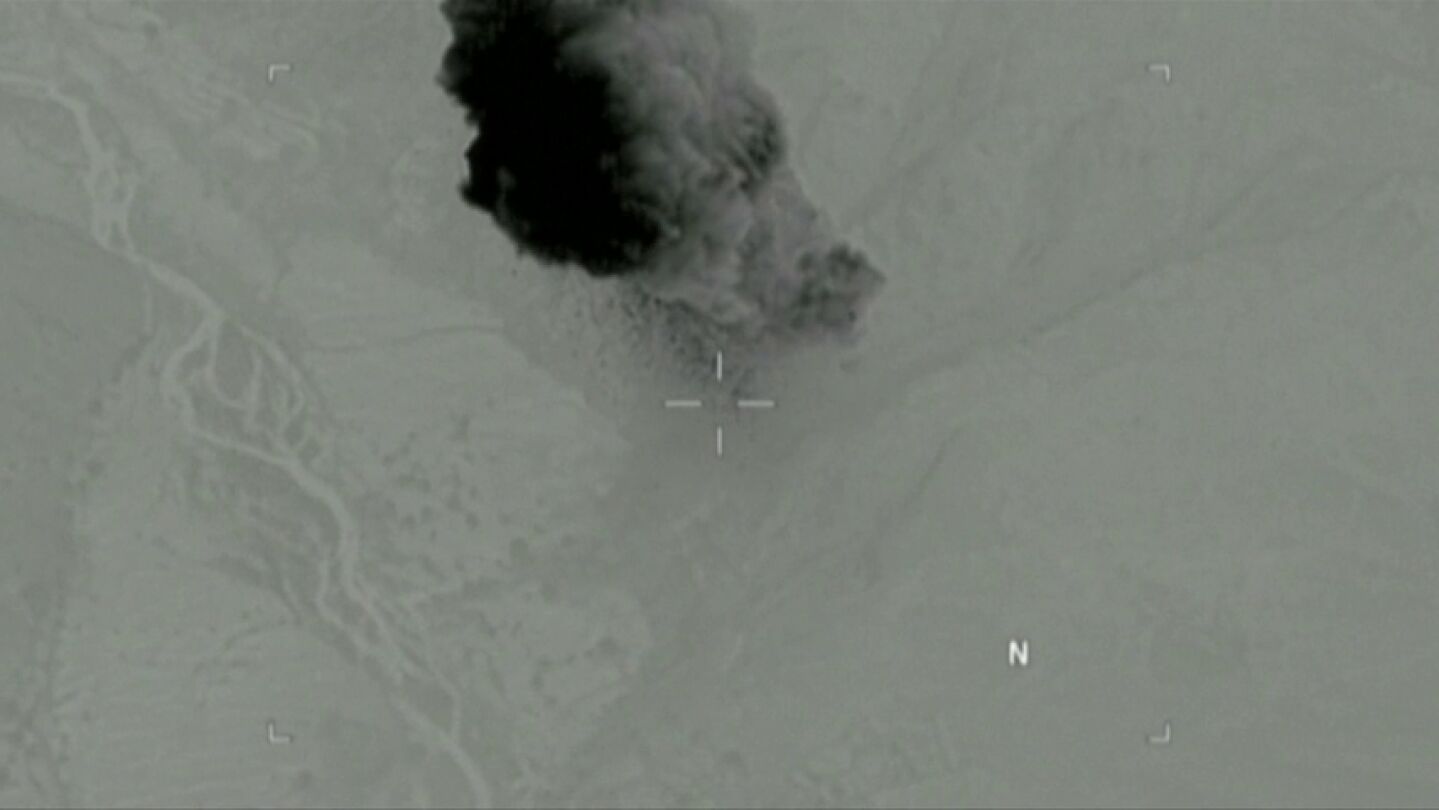Frame 22.844909 de: El Pent&aacute;gono hace p&uacute;blico el v&iacute;deo de c&oacute;mo explot&oacute; la "Madre de todas las bombas" en Afganist&aacute;n