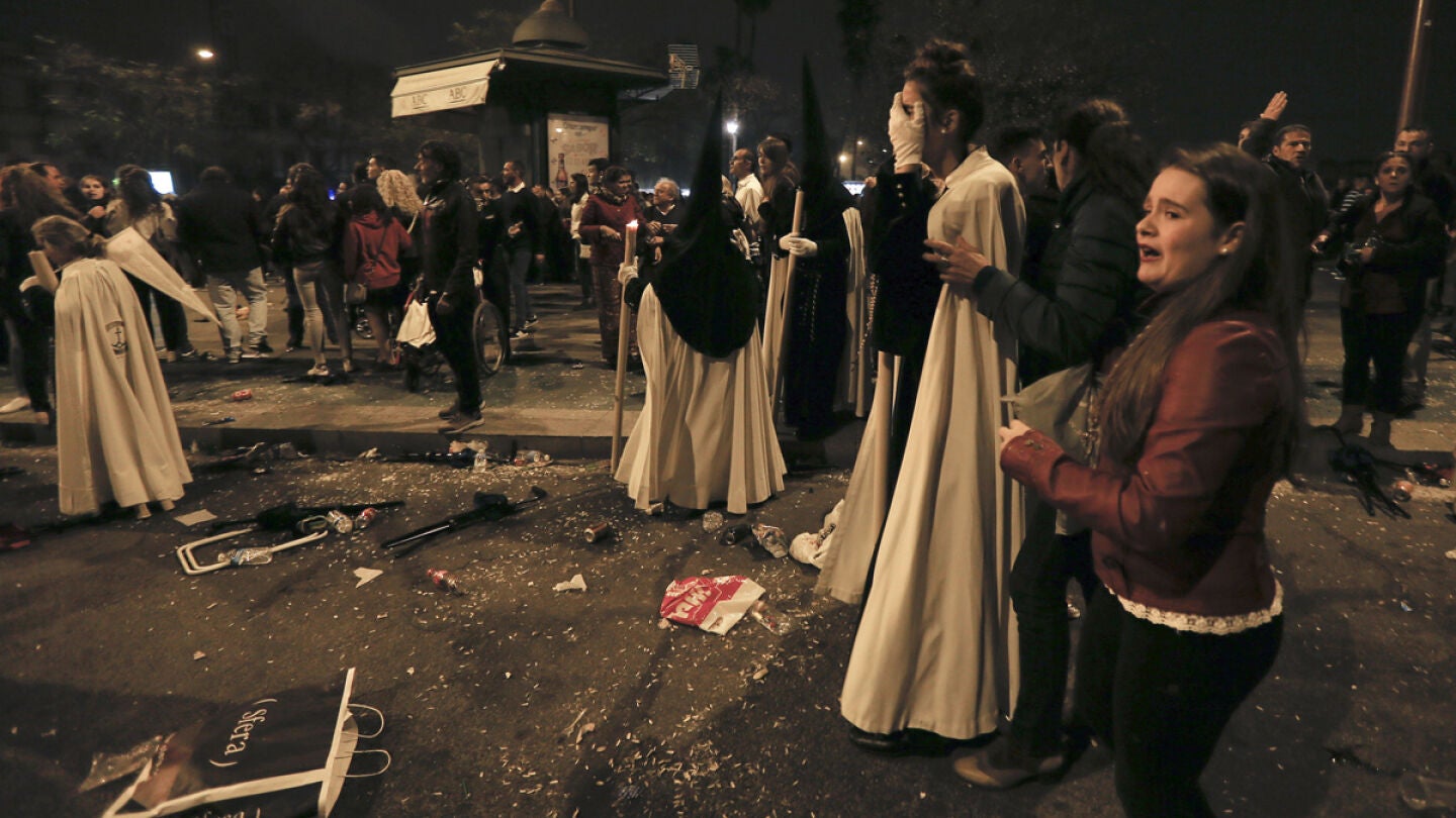Imagen de los disturbios de la Madrug&aacute; en Sevilla