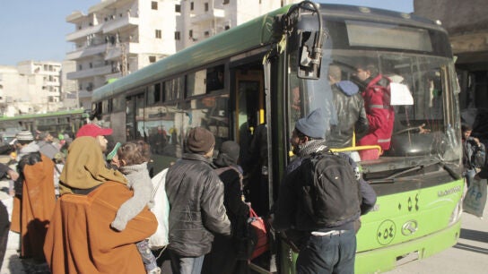 Evacuaci&oacute;n de civiles sirios (Archivo)