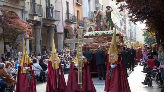 Paso de Semana Santa en Logroño, en la procesión del Viernes Santo Paso de Semana Santa en Logroño, en la procesión del Viernes Santo