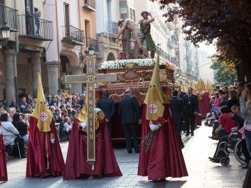 Paso de Semana Santa en Logroño, en la procesión del Viernes Santo Paso de Semana Santa en Logroño, en la procesión del Viernes Santo