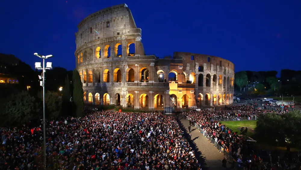 Vista del Coliseo durante el Viacrucis