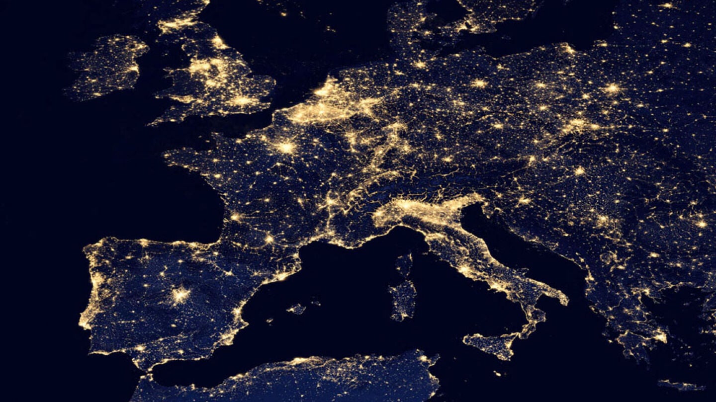 La Tierra de noche