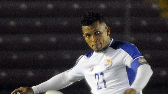 Amílcar Henríquez, en una jugada Amílcar Henríquez, en una jugada
