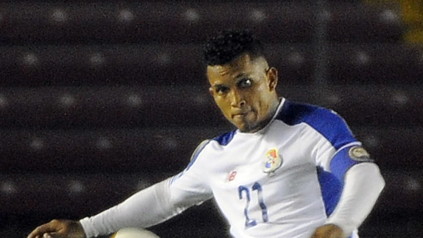 Amílcar Henríquez, en una jugada Amílcar Henríquez, en una jugada