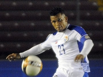 Amílcar Henríquez, en una jugada Amílcar Henríquez, en una jugada