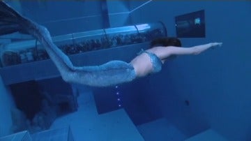 Frame 47.251078 de: Así es la piscina más profunda del mundo ubicada en Italia