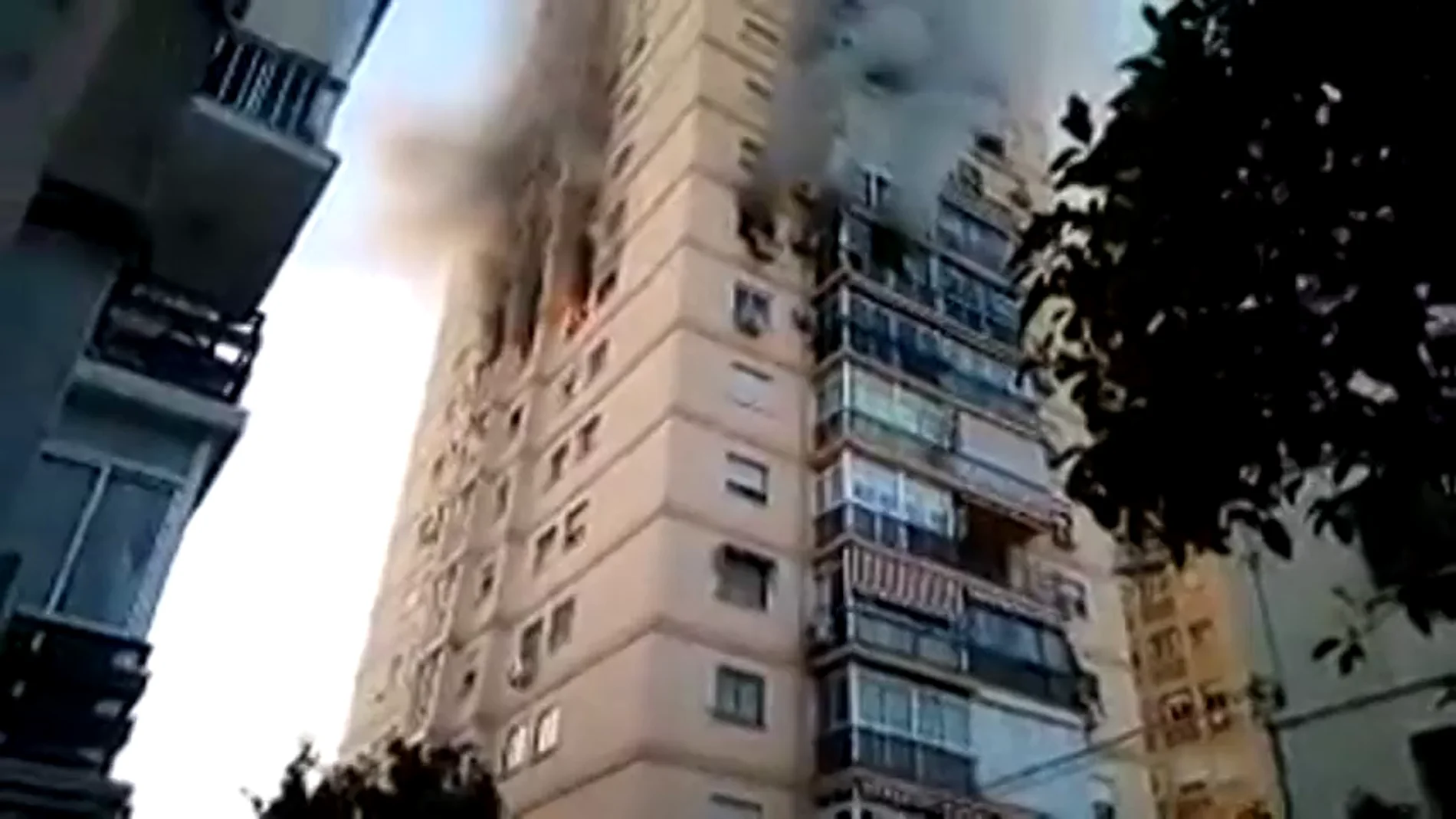 Incendio en un edificio del barrio de Ciudad Jardín en Málaga