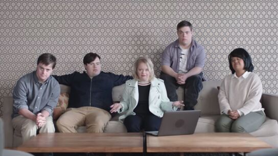 Los j&oacute;venes protagonistas del v&iacute;deo 