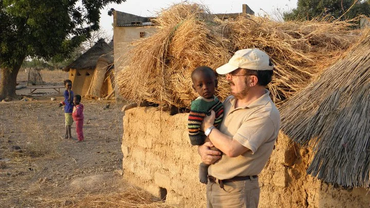 Luis Pernía, el "cura obrero" que ayuda a los refugiados