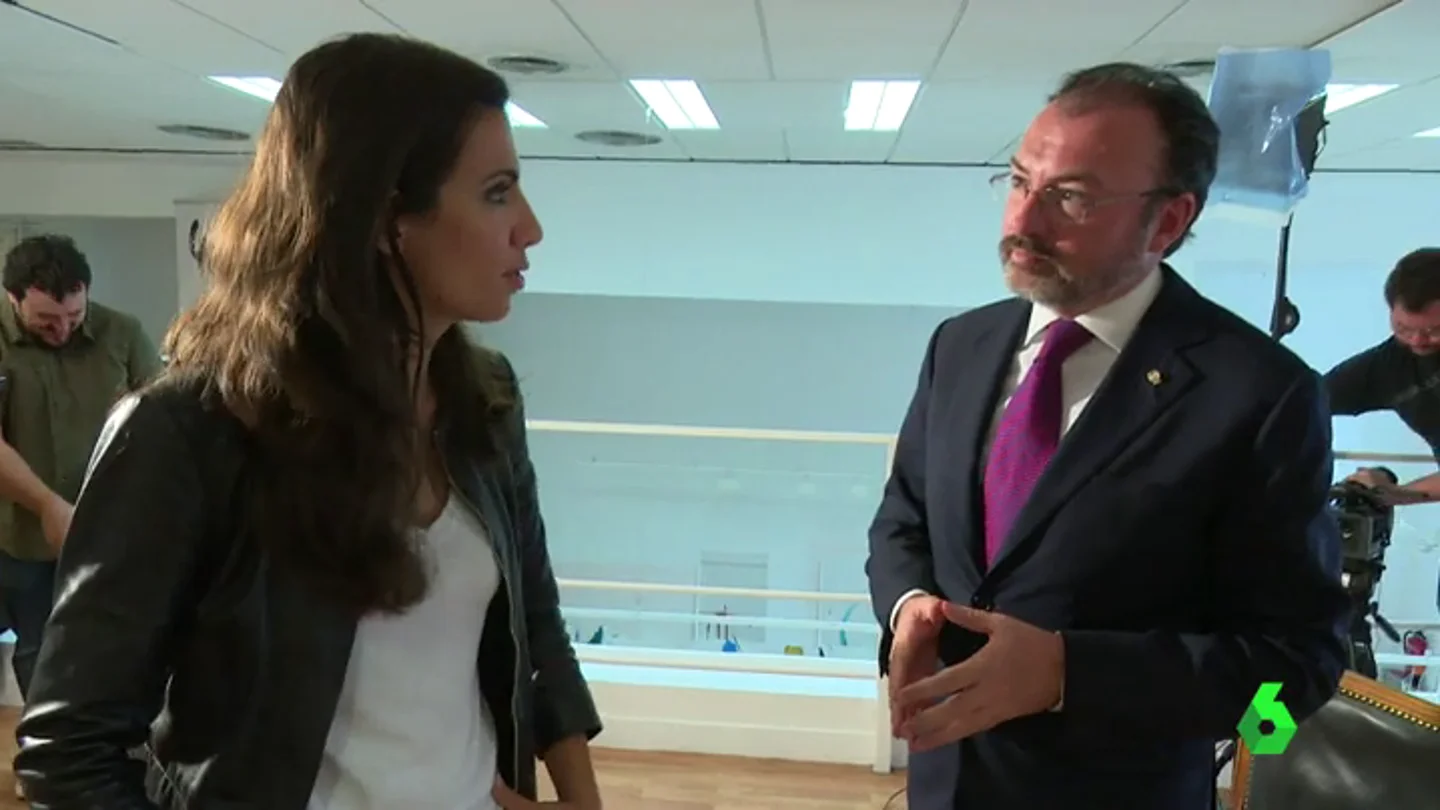 Ana Pastor y Luis Videgaray antes de comenzar la entrevista Ana Pastor y Luis Videgaray antes de comenzar la entrevista