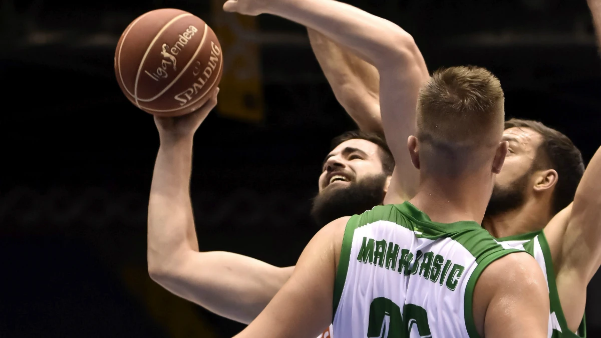 Dubjevic, ante el Betis Dubjevic, ante el Betis