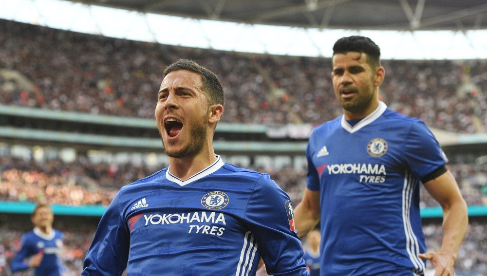 Hazard celebra un gol con el Chelsea