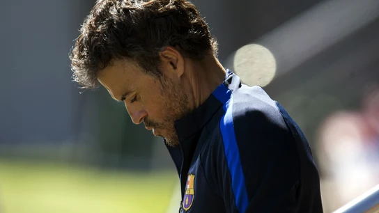 Luis Enrique, durante el entrenamiento del Barcelona previo al Clásico Luis Enrique, durante el entrenamiento del Barcelona previo al Clásico