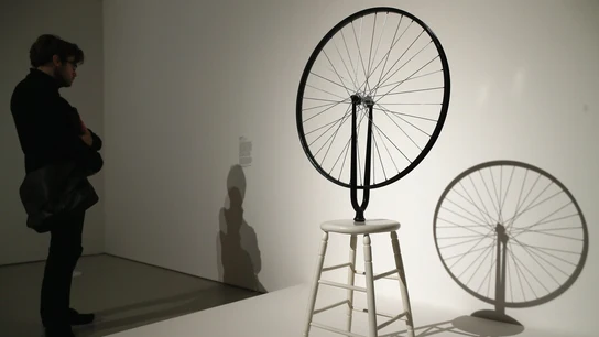 Muestra de una rueda en una exposición Muestra de una rueda en una exposición