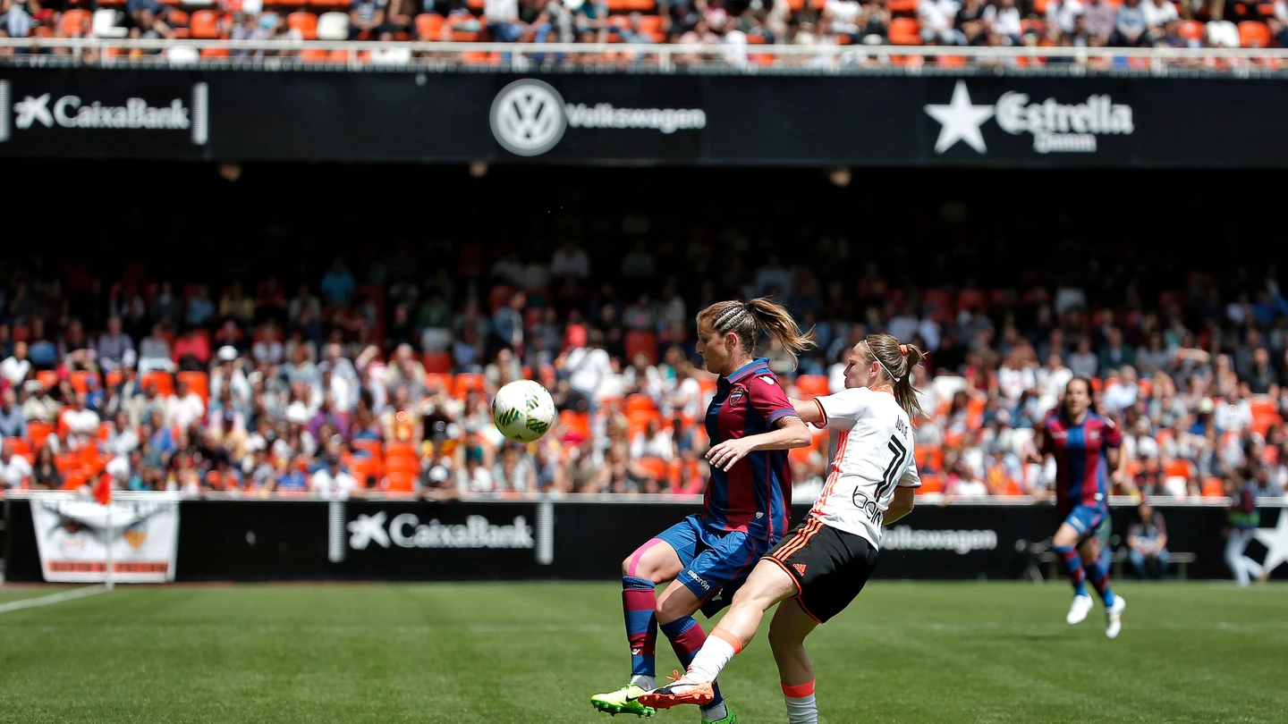 Encuentro entre el Valencia y Levante femenino Encuentro entre el Valencia y Levante femenino
