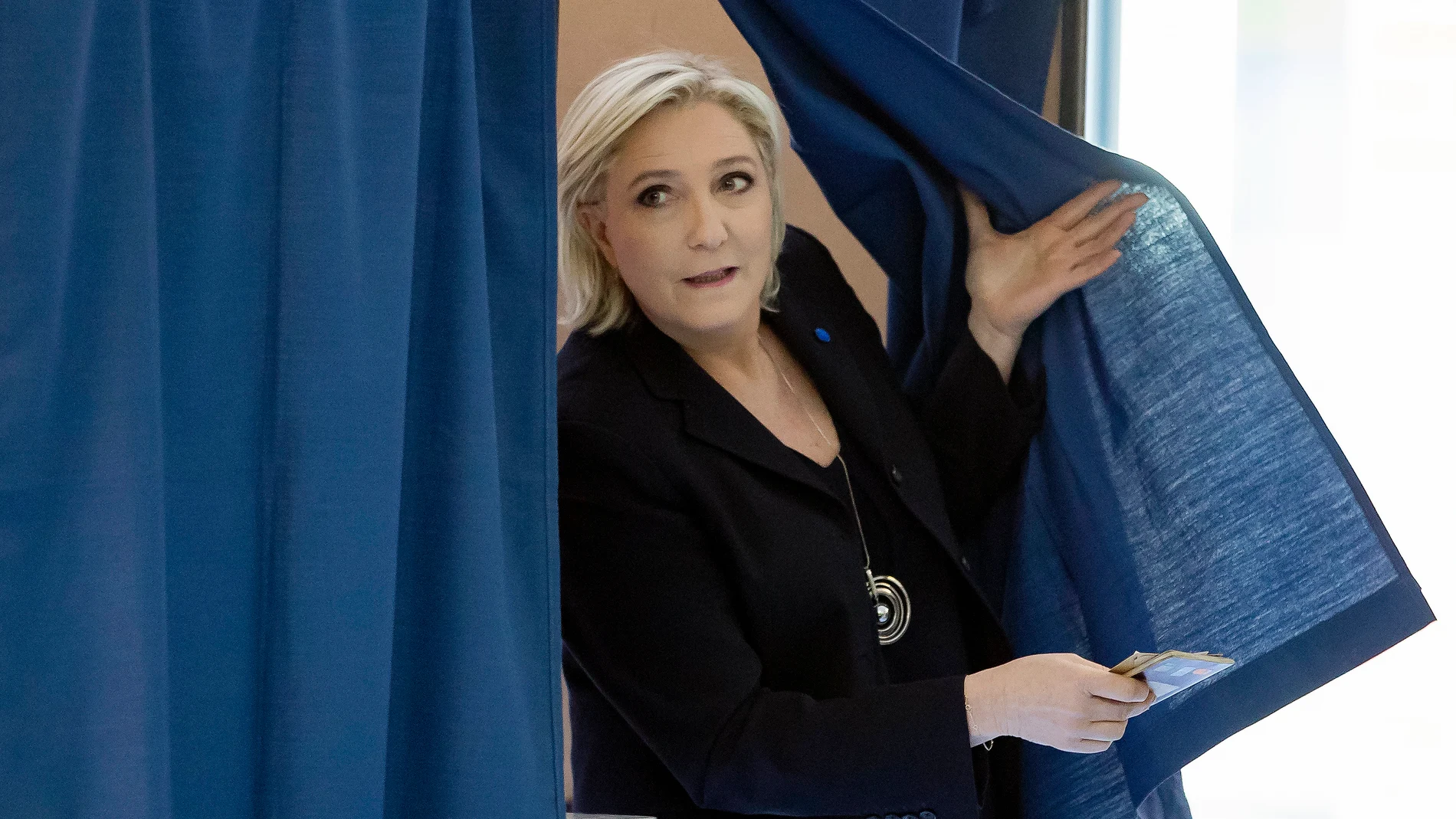 Marine Le Pen vota en su feudo de Hénin-Beaumont, en el norte de Francia