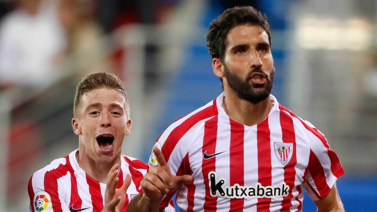 Raúl García celebra su gol ante el Eibar Raúl García celebra su gol ante el Eibar