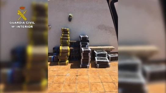 La Guardia Civil detienen a nueve personas e incauta 1.200 kilos de hachís en una operación antidroga Los detenidos son de diferentes nacionalidades