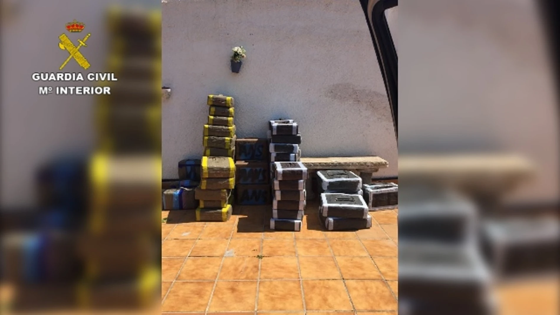 La Guardia Civil detienen a nueve personas e incauta 1.200 kilos de hachís en una operación antidroga