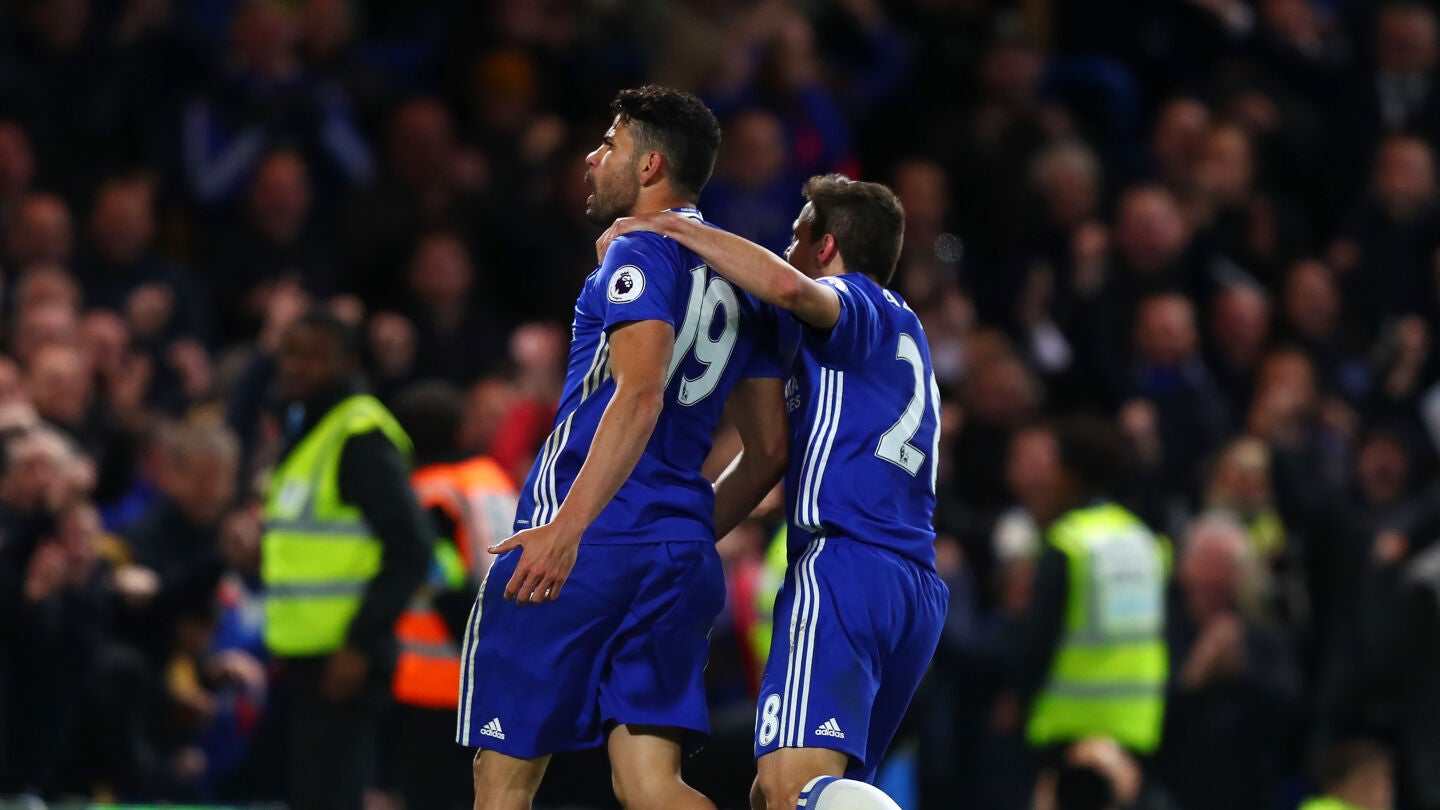 Diego Costa celebra uno de sus goles ante el Southampton
