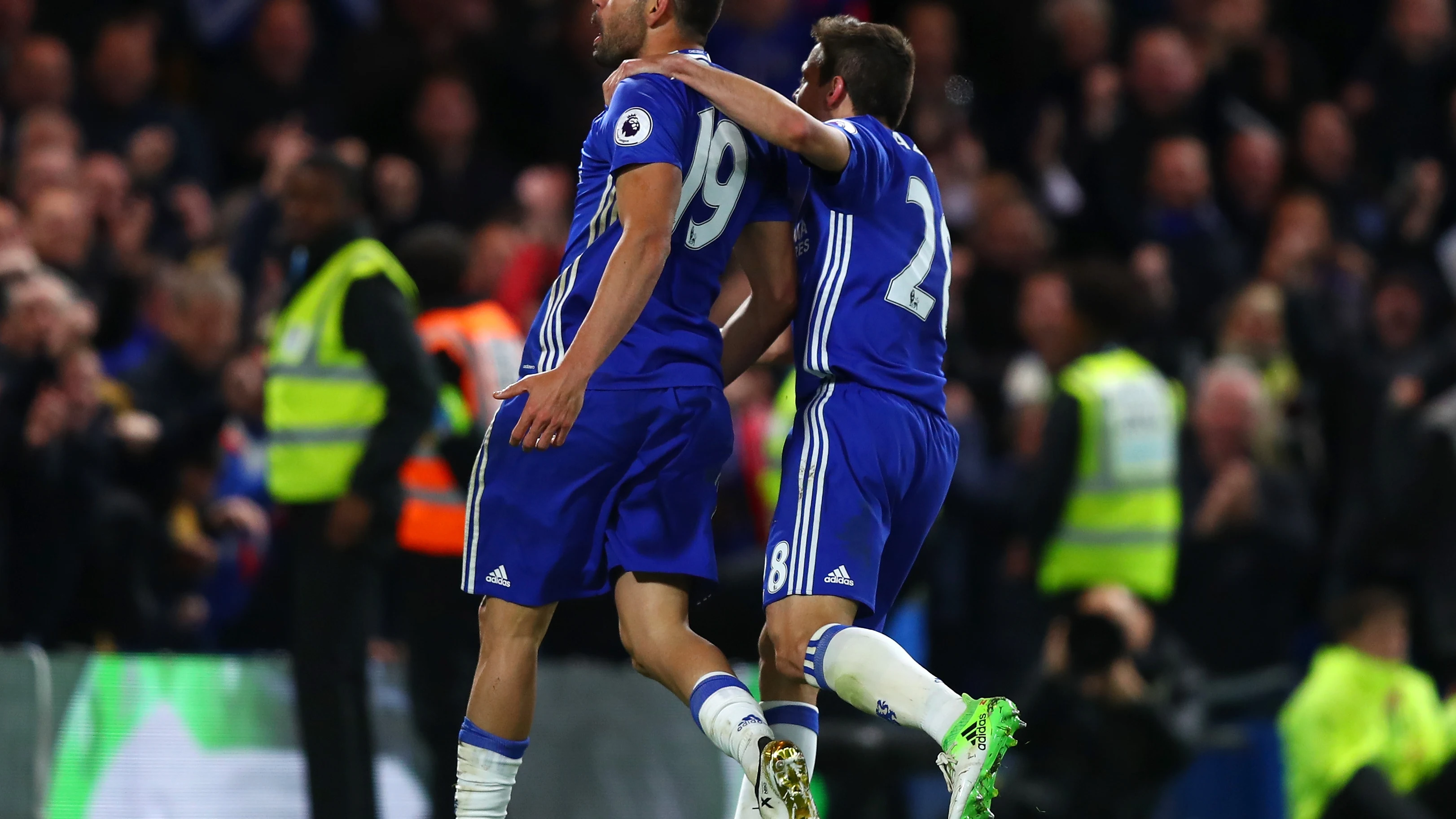 Diego Costa celebra uno de sus goles ante el Southampton Diego Costa celebra uno de sus goles ante el Southampton