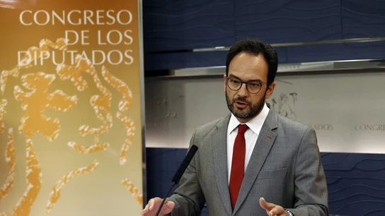 Antonio Hernando ante los medios Antonio Hernando ante los medios