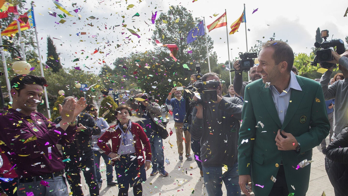Sergio Garc&iacute;a recibiendo su homenaje en Borriol