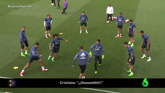 Frame 1.997511 de: ¡Alucina! La nueva genialidad de Cristiano Ronaldo en el entrenamiento del Real Madrid Frame 1.997511 de: ¡Alucina! La nueva genialidad de Cristiano Ronaldo en el entrenamiento del Real Madrid