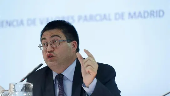 El exconcejal de Hacienda y Economia del Ayuntamiento de Madrid, Carlos Sanchez Mato El hasta ahora delegado de Economía y Hacienda, Carlos Sánchez Mato, Izquierda Unida, ha sido cesado por la alcaldesa de Madrid, Manuela Carmena, y al frente de Hacienda se coloca Jorge García Castaño, según han informado fuentes municipales.