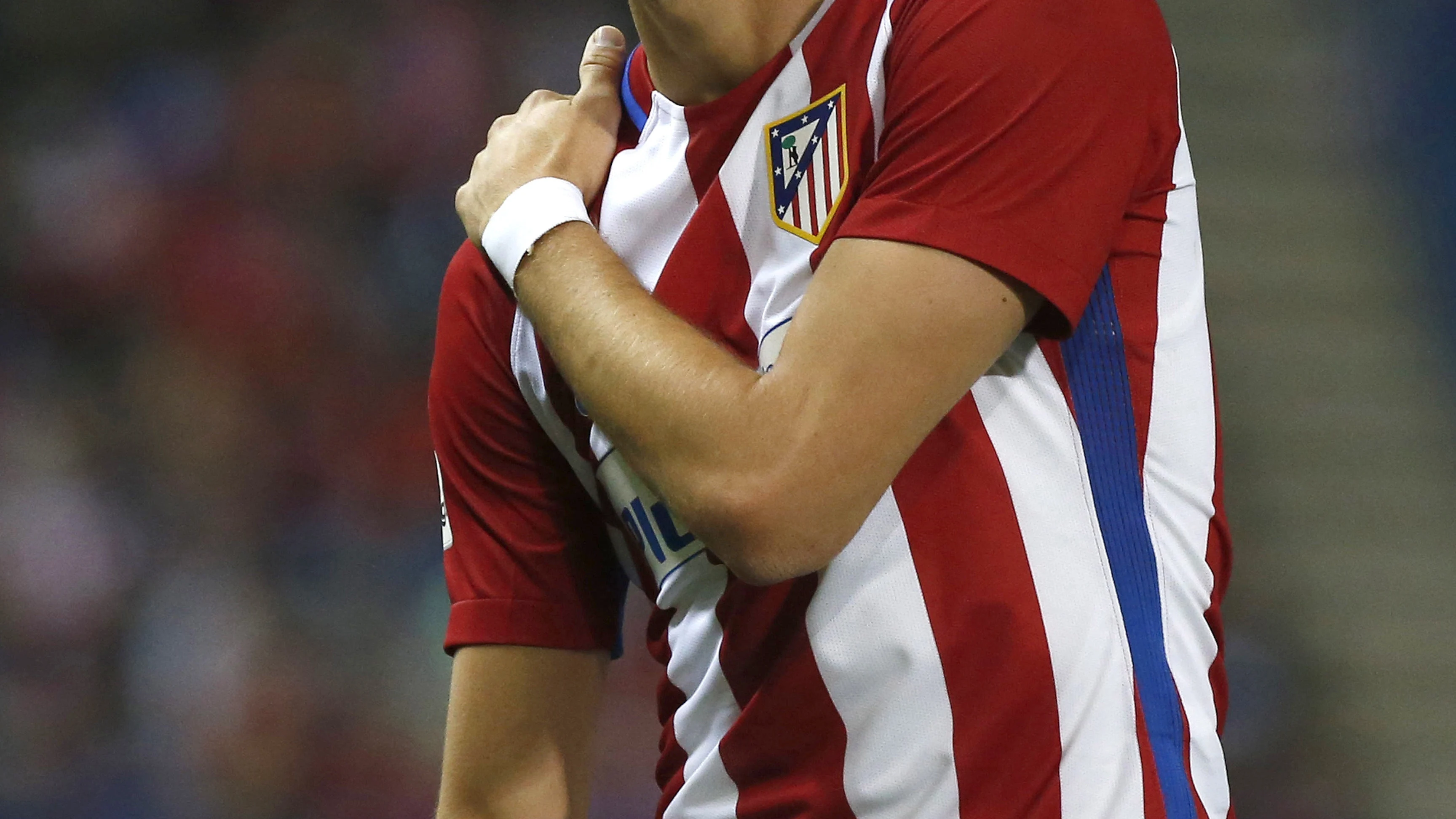 Carrasco se duele del hombro antes de retirarse