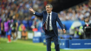 Fernando Santos durante un partido con Portugal