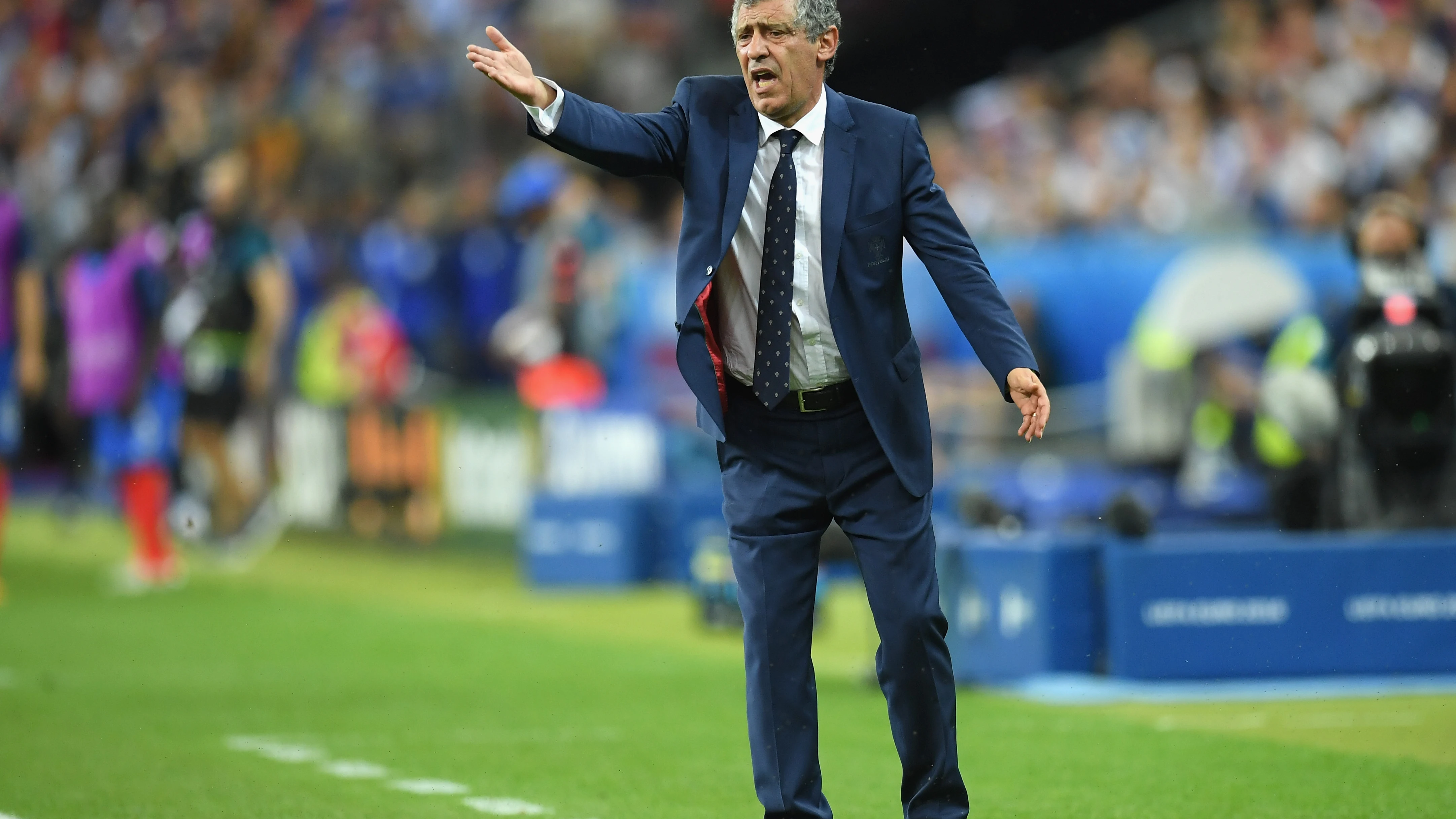 Fernando Santos durante un partido con Portugal