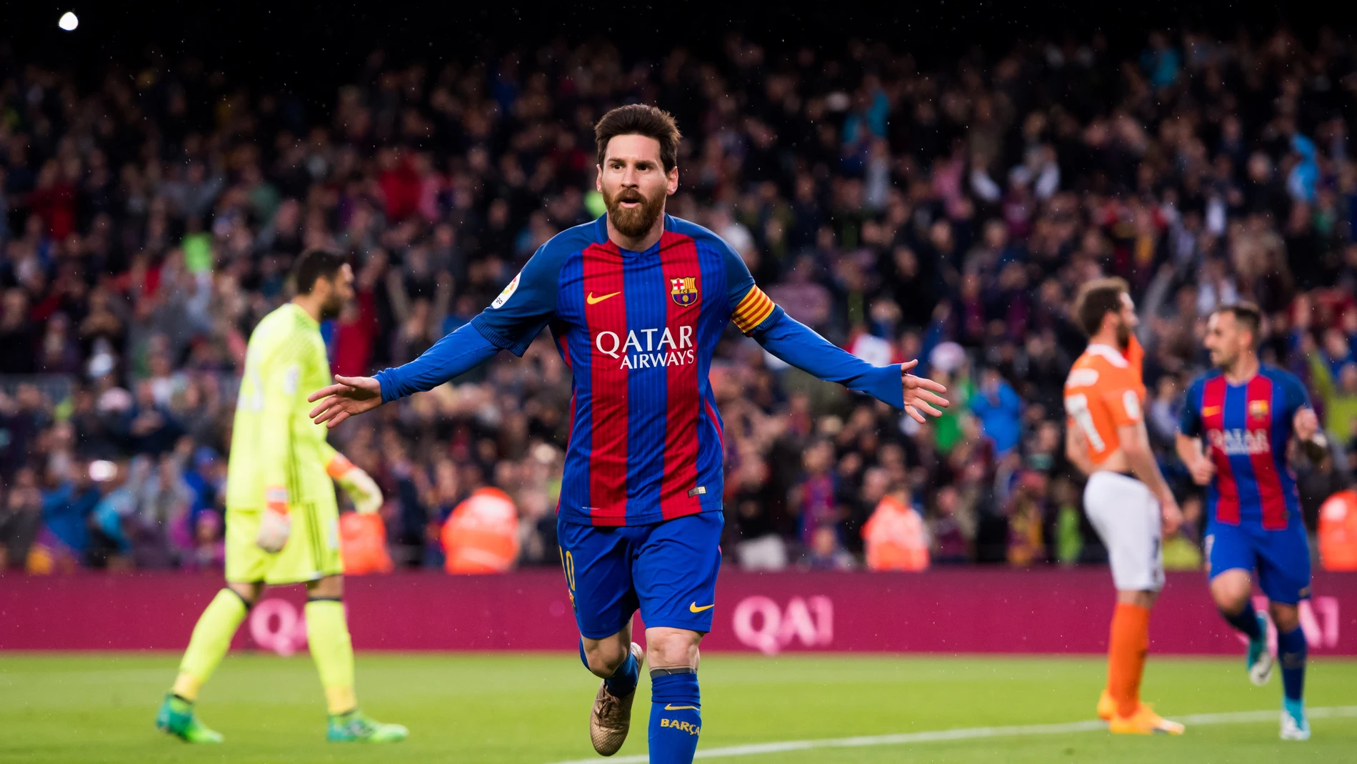 Leo Messi celebra el 1-0 ante Osasuna