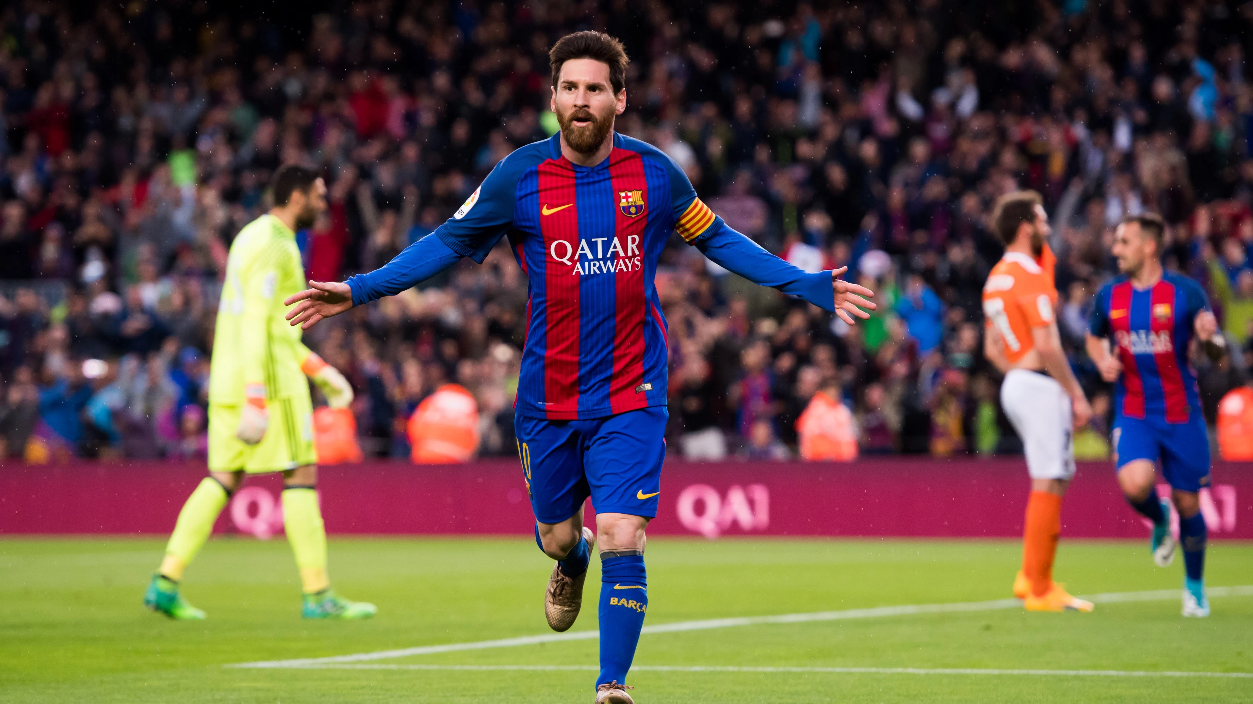 Leo Messi celebra el 1-0 ante Osasuna