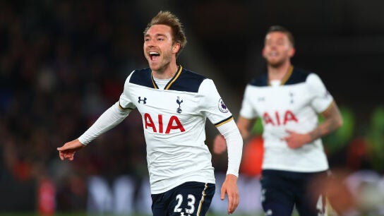 Eriksen celebrando el &uacute;nico tanto del encuentro