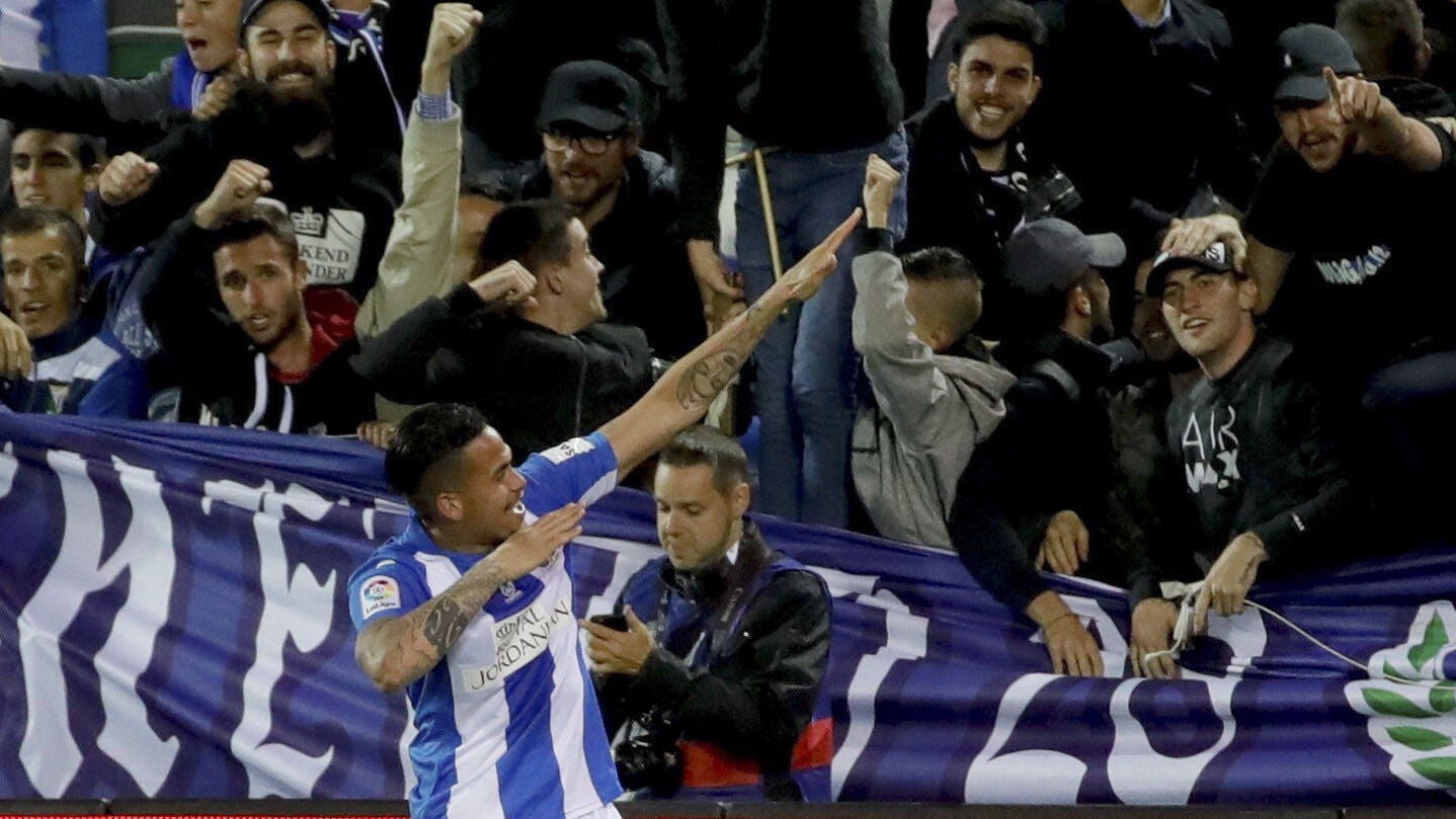 Luciano Rocha celebra el primer gol de su equipo ante Las Palmas