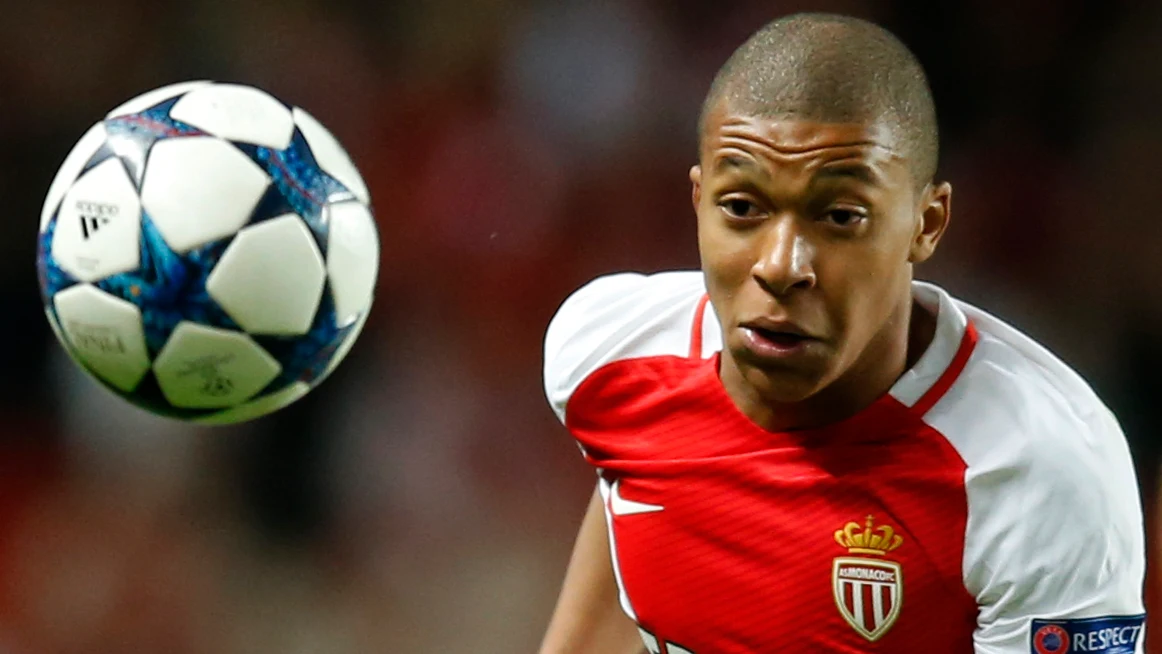 Mbappé, en una acción con el Mónaco