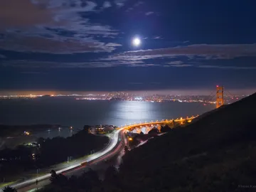 La Luna sobre San Francisco, realizado con un Nexus 6P La Luna sobre San Francisco, realizado con un Nexus 6P