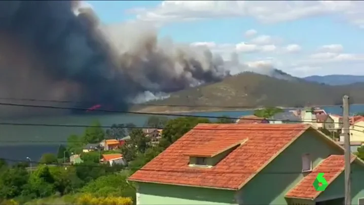 Frame 0.654313 de: incendio galicia