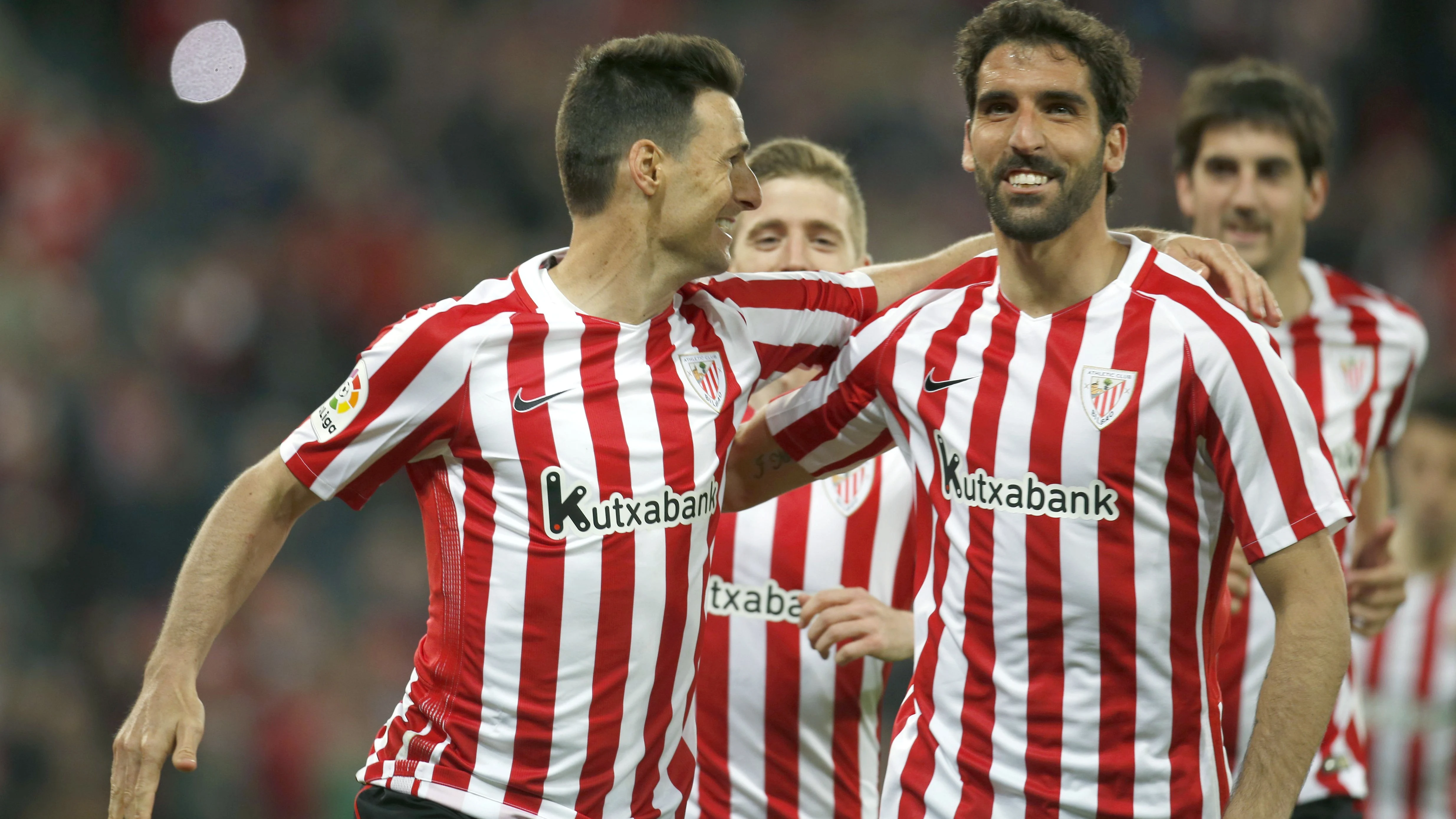 Los jugadores del Athletic celebrando uno de los goles