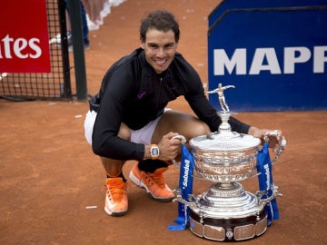 Rafa Nadal conquista su décimo Godó Rafa Nadal conquista su décimo Godó