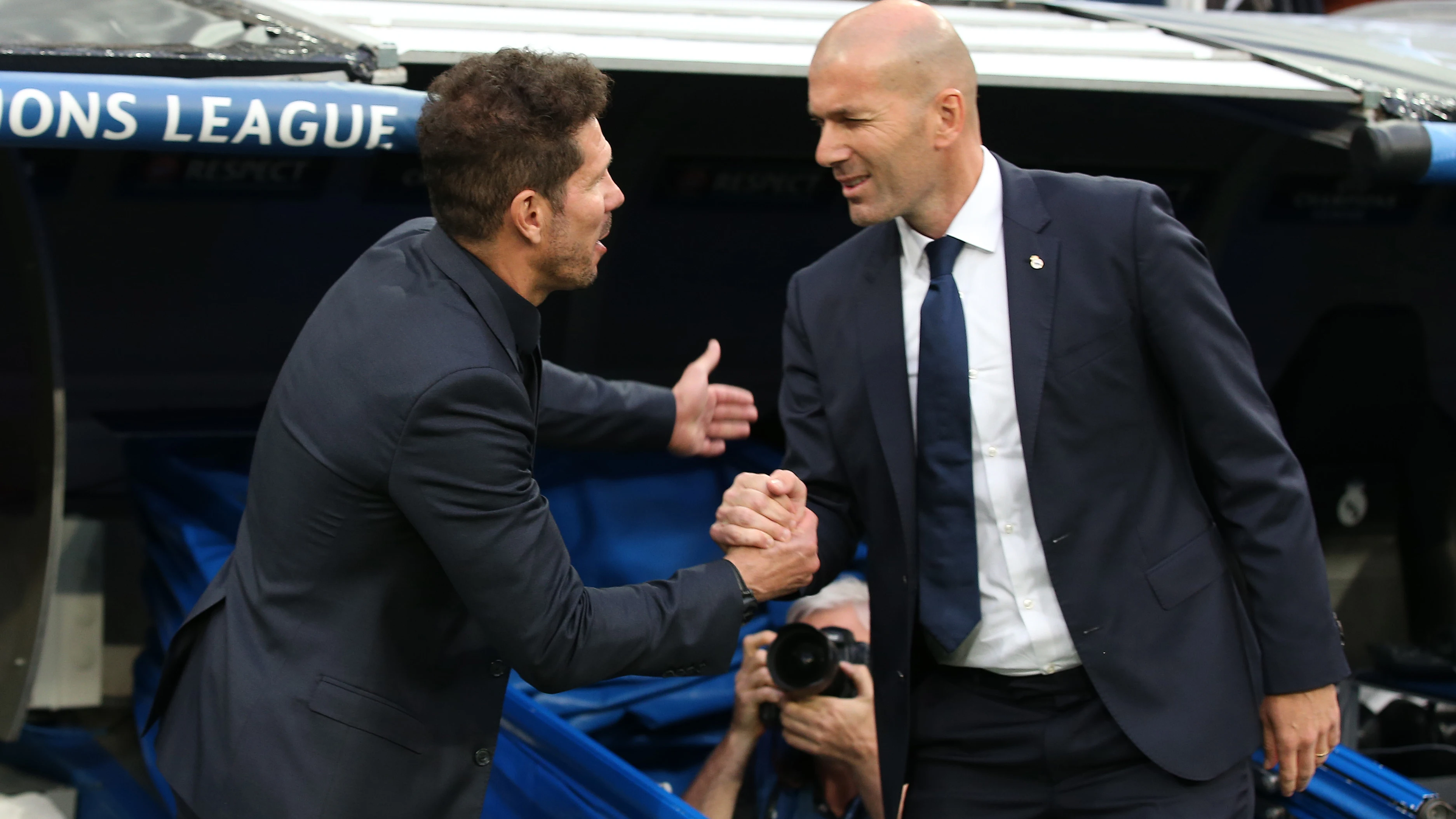 El saludo entre Zidane y Simeone