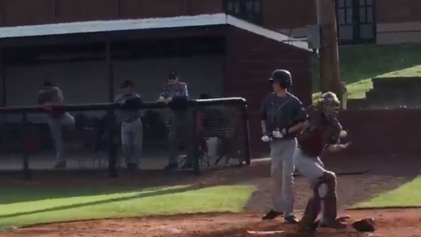 Luke Terry, jugando al b&eacute;isbol