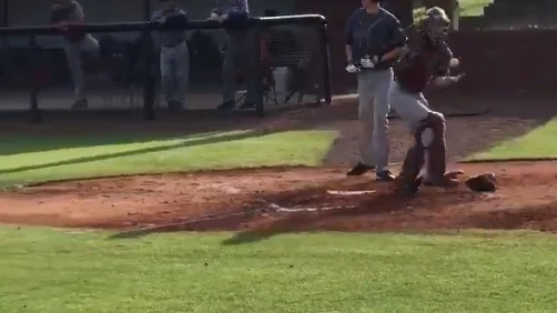 Luke Terry, jugando al béisbol