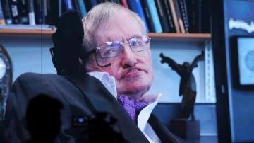 Stephen Hawking durante una conferencia
