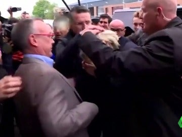 Frame 2.201865 de: huevos Le Pen Frame 2.201865 de: huevos Le Pen