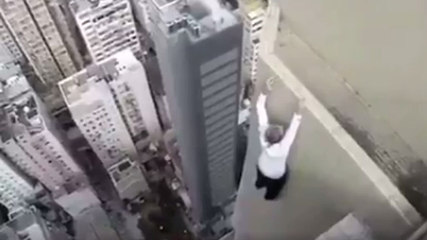 Una demostraci&oacute;n extrema de parkour