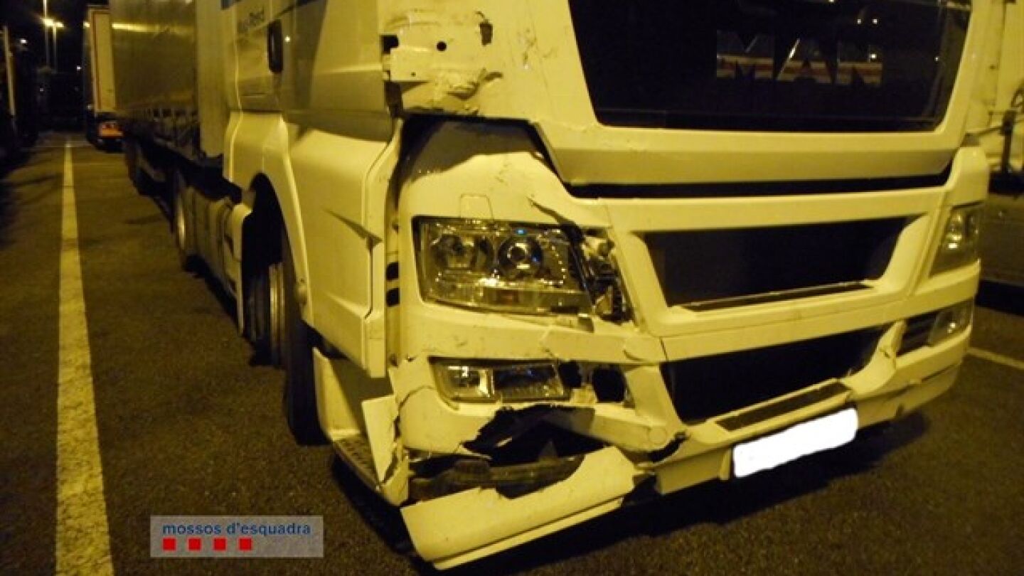 Cami&oacute;n que provoc&oacute; el accidente