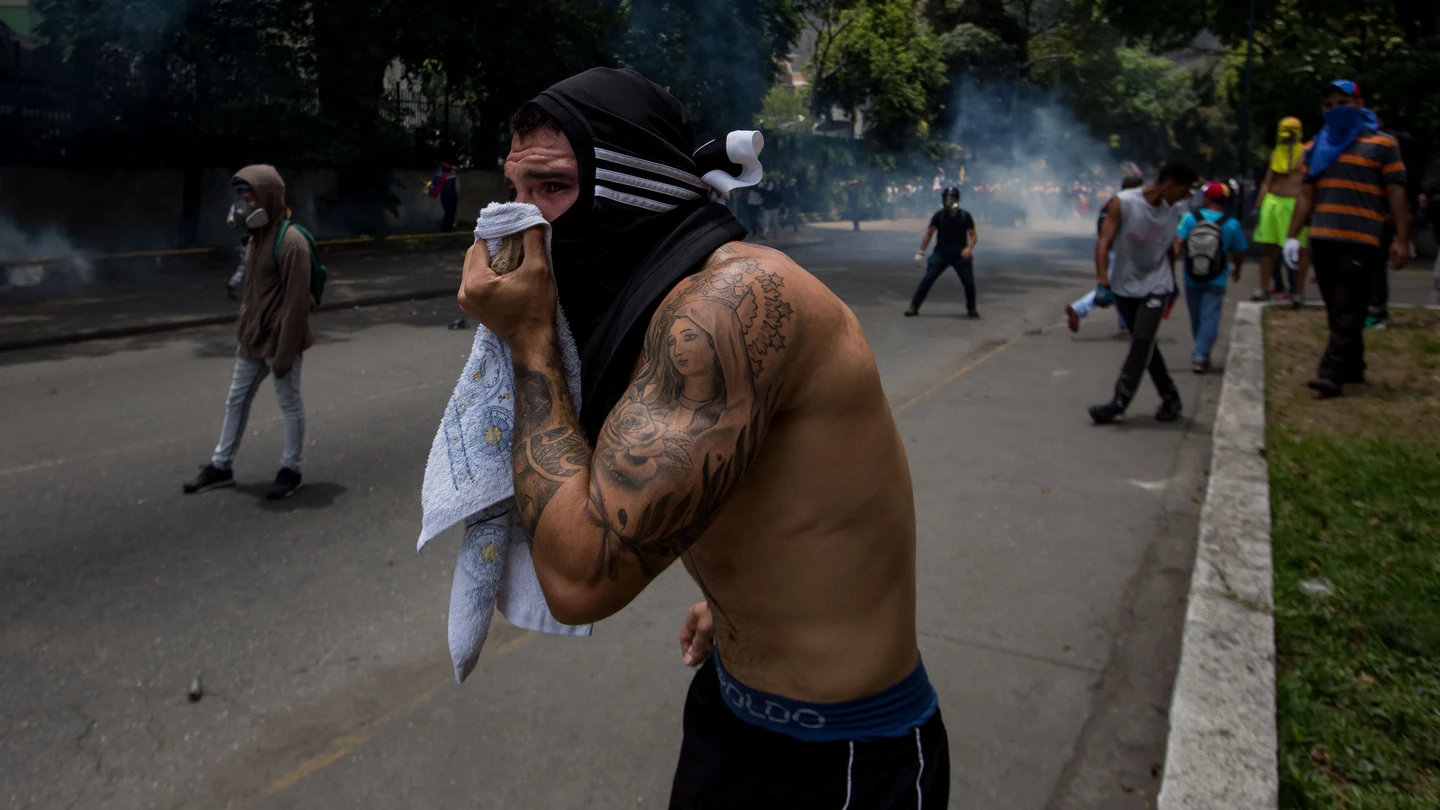 Muere un joven que fue herido en una manifestación en Venezuela UN TOTAL DE 36 MUERTOS